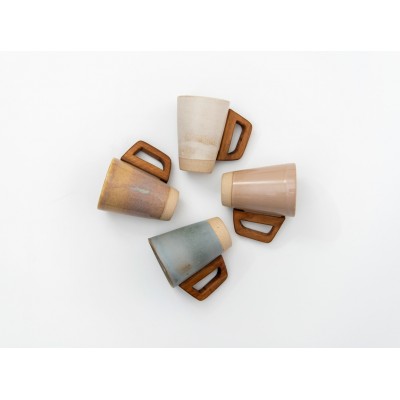 Κεραμική κούπα "REA" με ξύλινο χερούλι καρυδιά