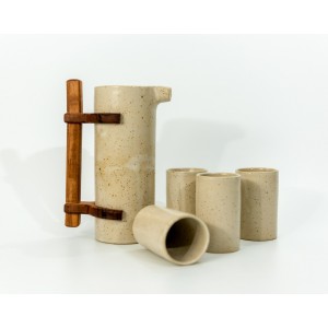 Σετ κεραμική κανάτα "κύλινδρος" με χερούλι καρυδιά και 4 ποτήρια  Χειροποίητα χρηστικά αντικείμενα