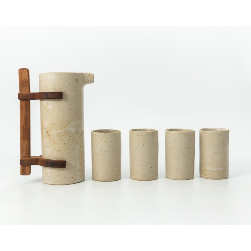 Σετ κεραμική κανάτα "κύλινδρος" με χερούλι καρυδιά και 4 ποτήρια  Χειροποίητα χρηστικά αντικείμενα