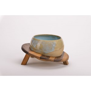 Κεραμική σαλατιέρα Κρόνος με ξύλινη βάση καρυδιά Χειροποίητα χρηστικά αντικείμενα