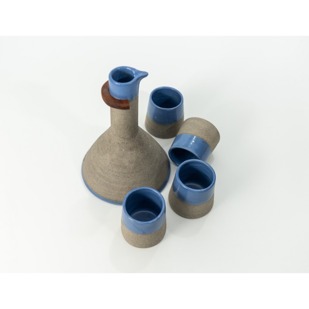 Σετ κεραμική κανάτα "χημείου" με χερούλι καρυδιά και 4 ποτήρια  Χειροποίητα χρηστικά αντικείμενα